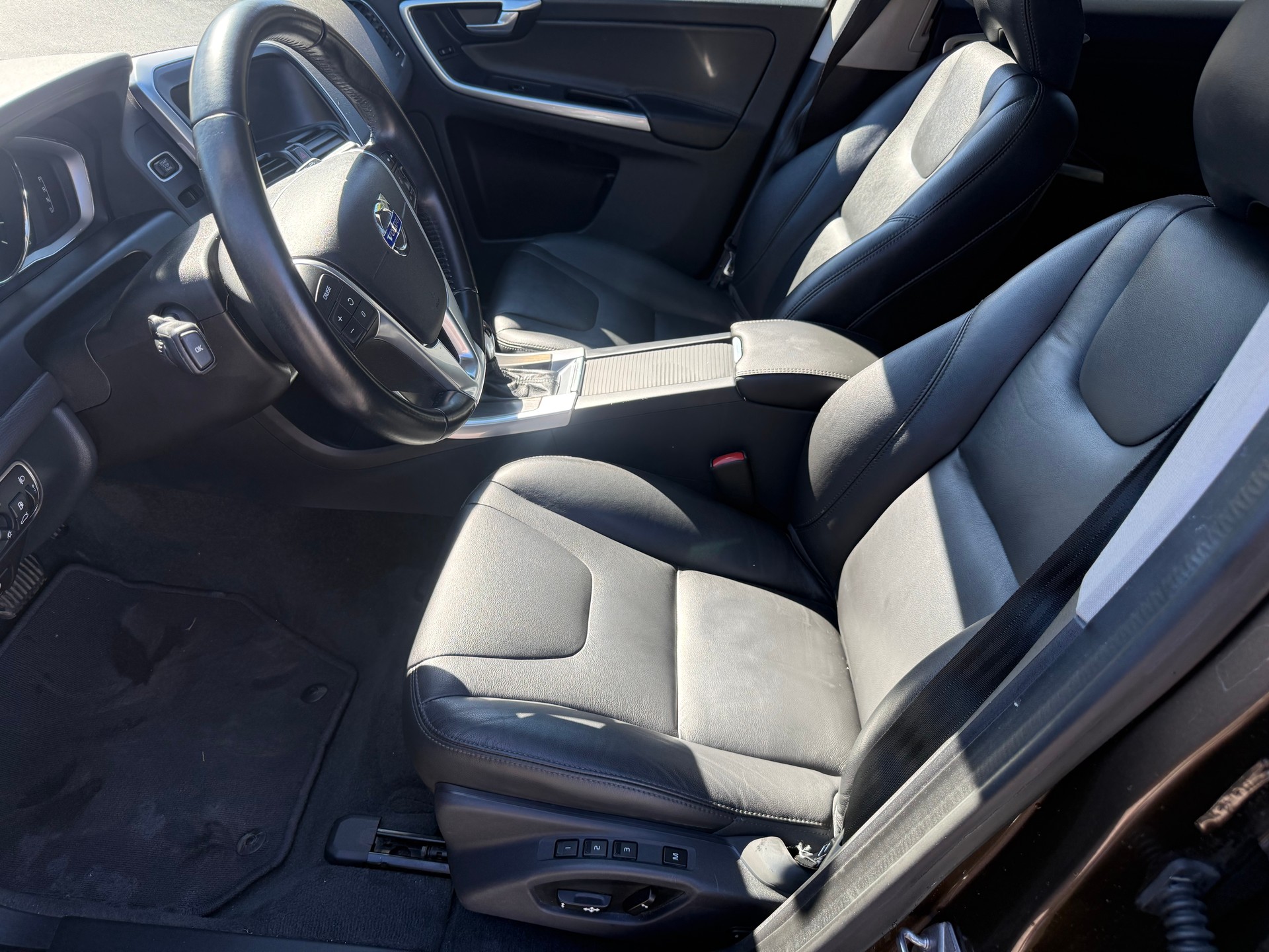 VOLVO XC60 D4 Summum Geartronic-image-7