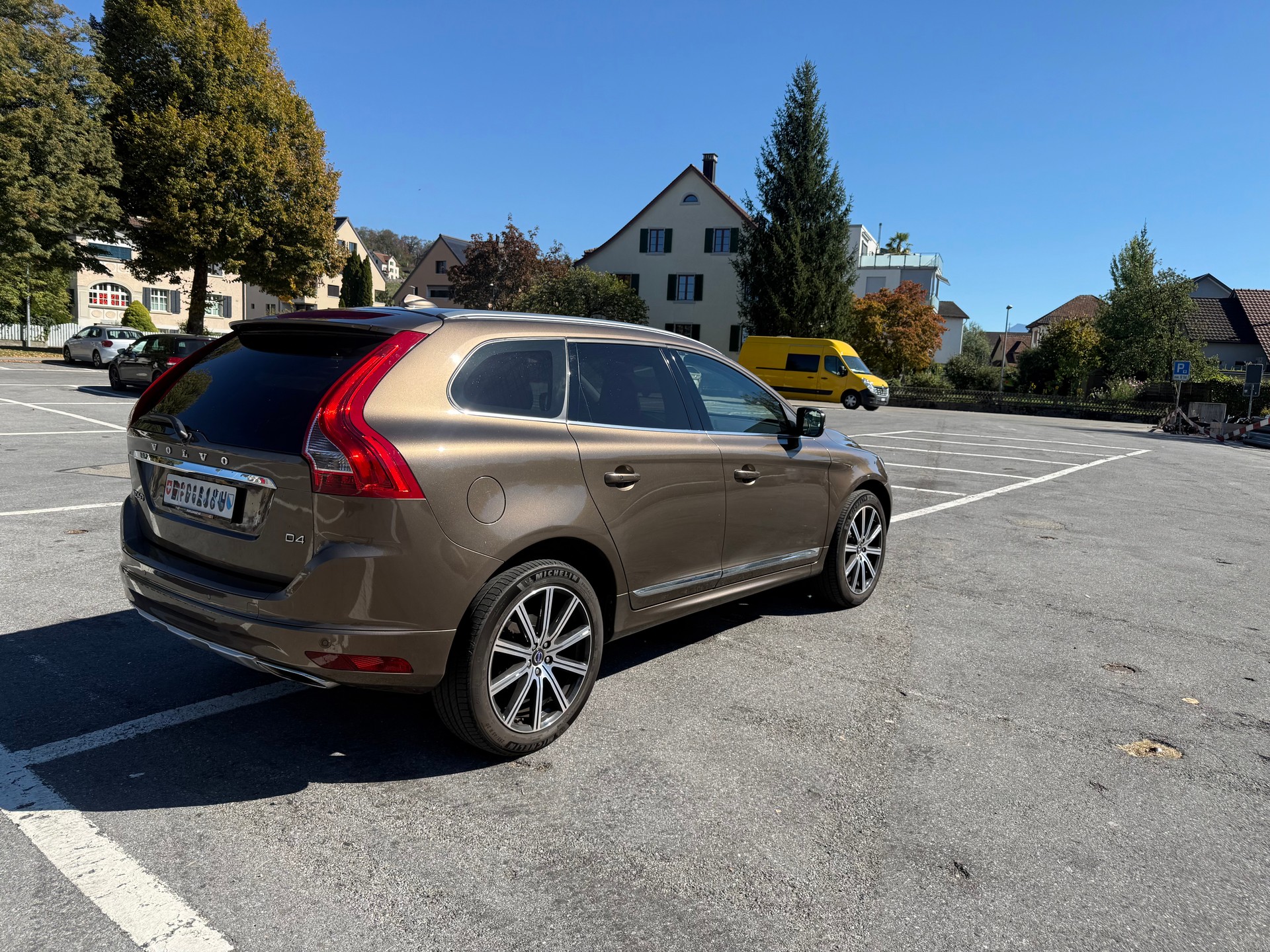 VOLVO XC60 D4 Summum Geartronic-image-5