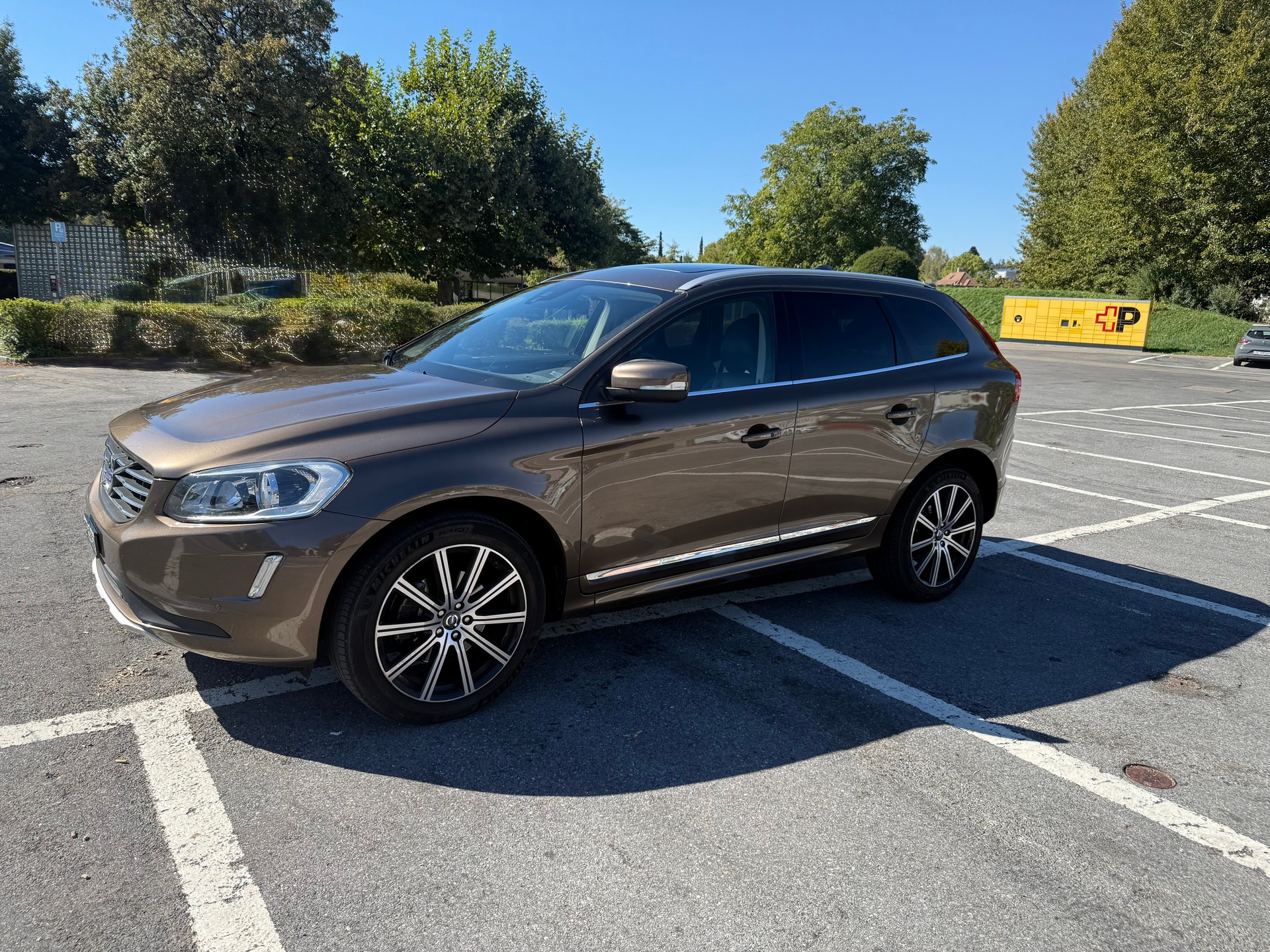 VOLVO XC60 D4 Summum Geartronic-image-1