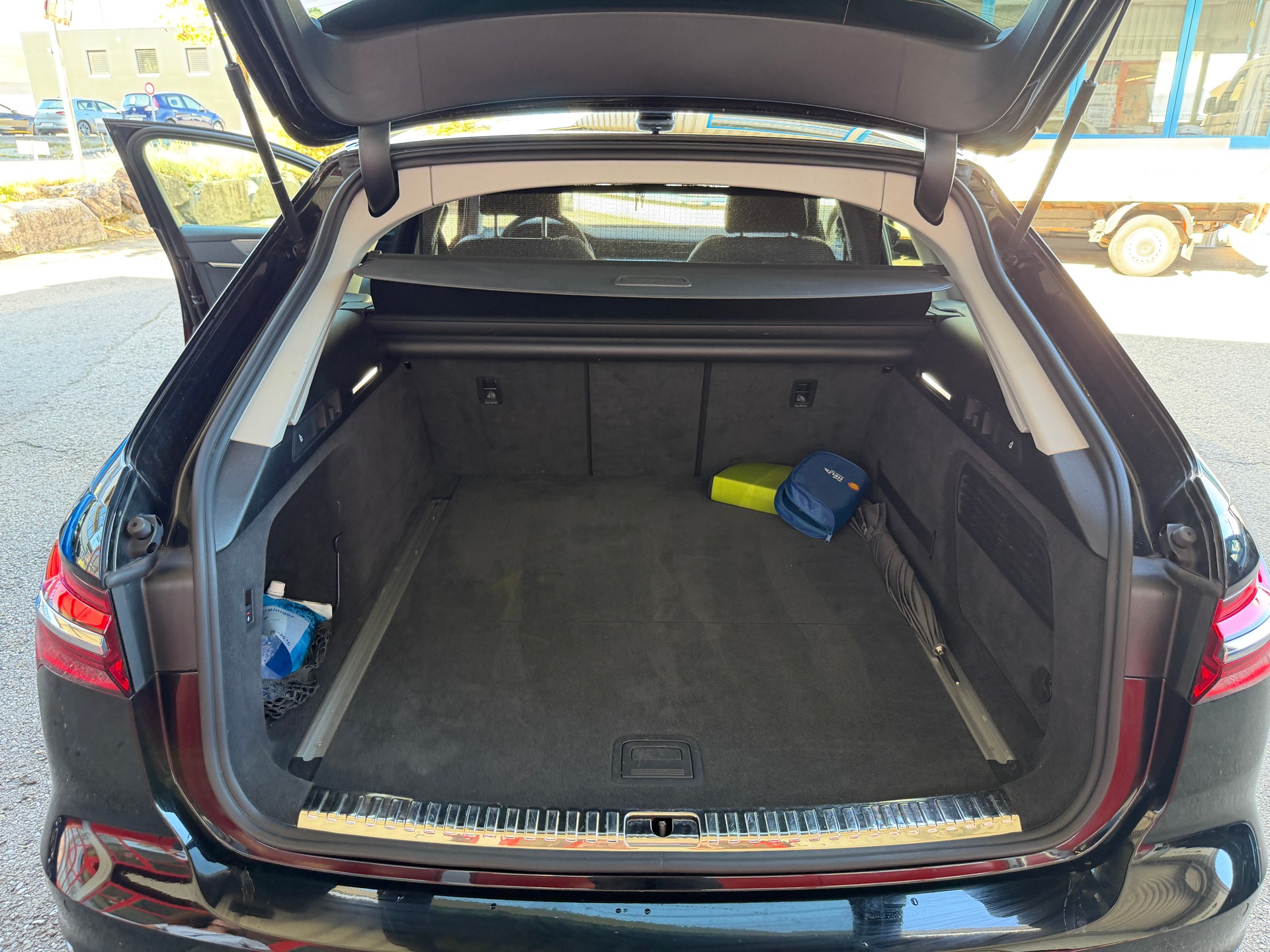 AUDI A6 Avant 40 TDI Attraction quattro S-tronic-image-12
