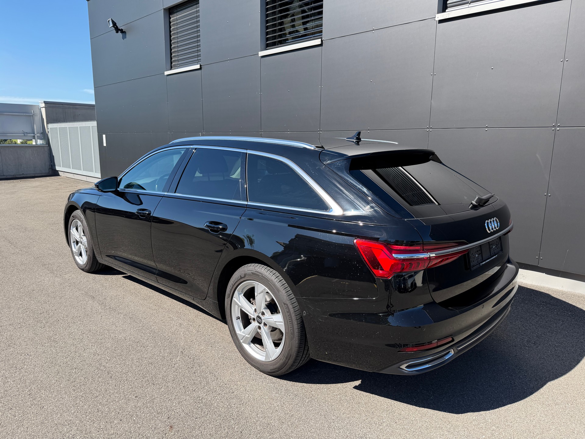 AUDI A6 Avant 40 TDI Attraction quattro S-tronic-image-4