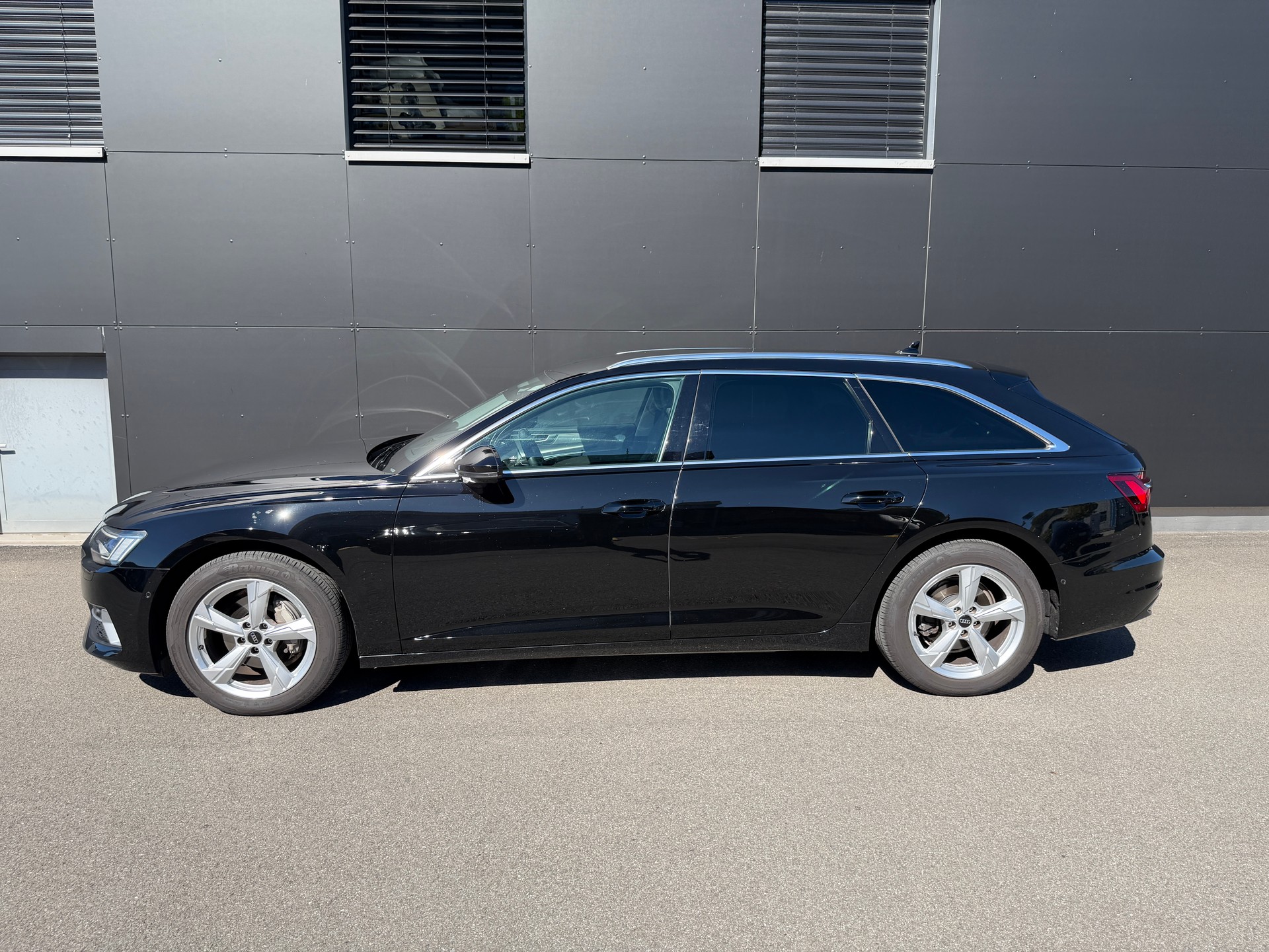 AUDI A6 Avant 40 TDI Attraction quattro S-tronic-image-3