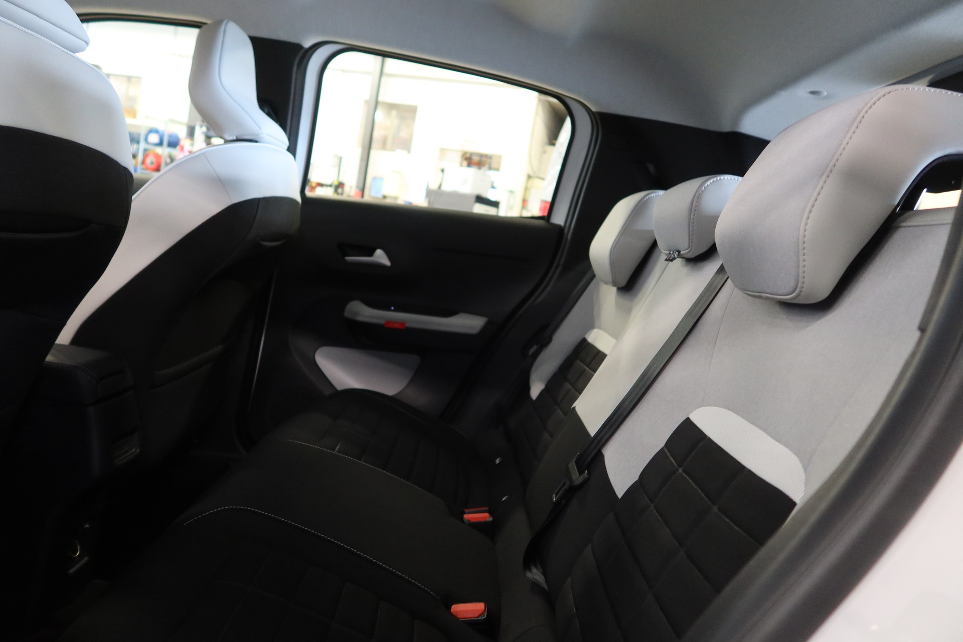 CITROEN e-C3 44kWh Max-image-10