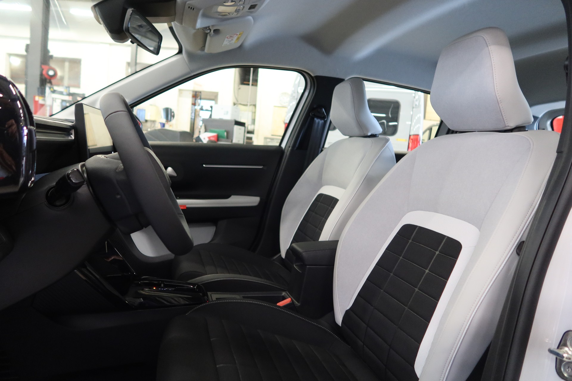 CITROEN e-C3 44kWh Max-image-9