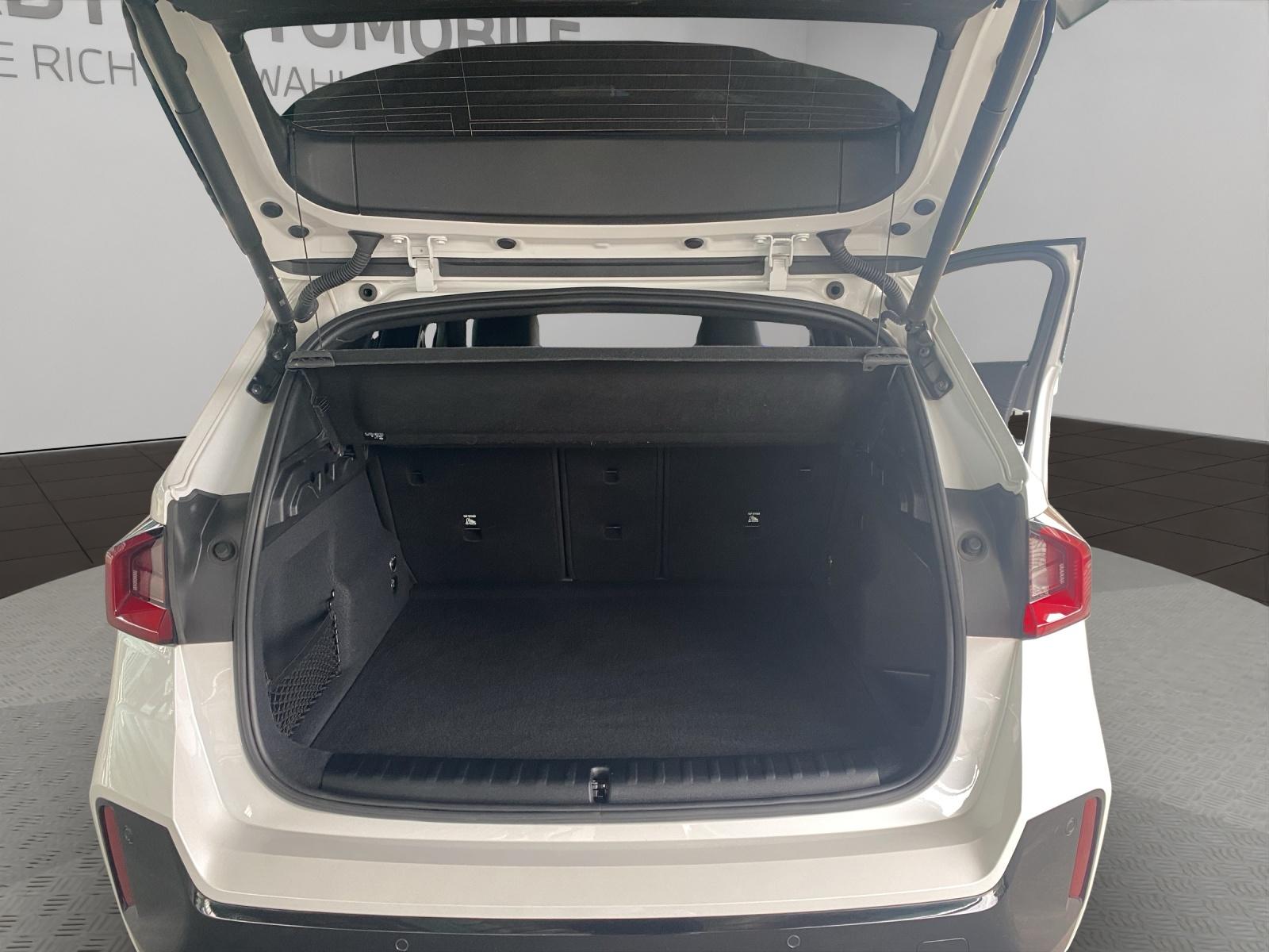 BMW X1 25e xDrive paddles-image-22