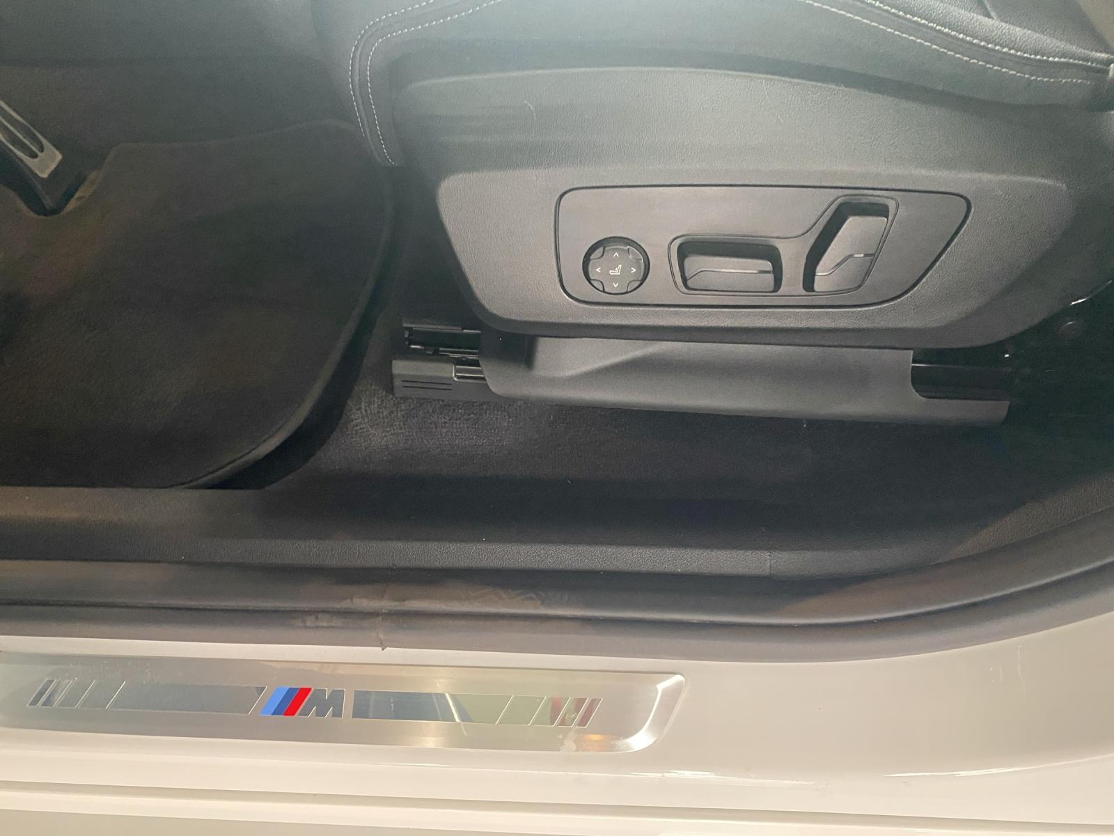 BMW X1 25e xDrive paddles-image-16