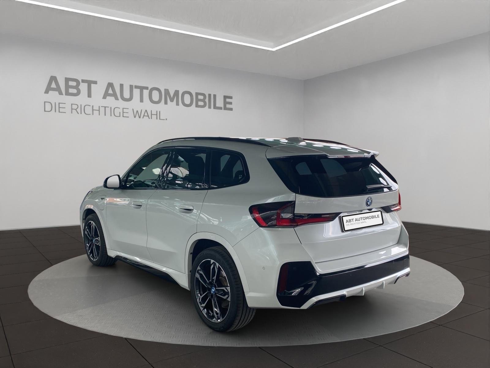 BMW X1 25e xDrive paddles-image-3