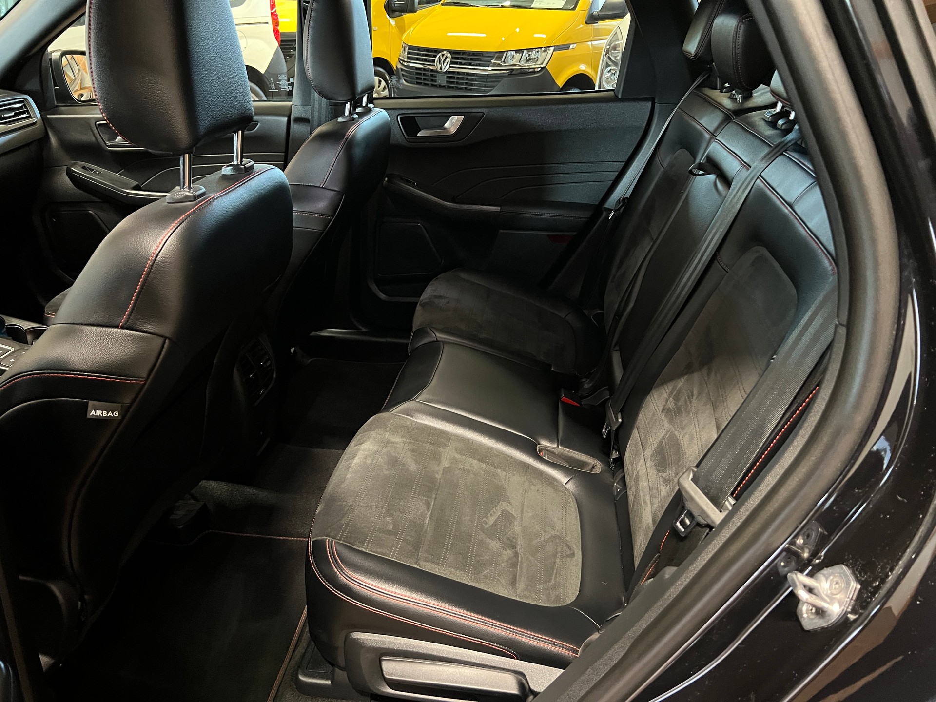 FORD Kuga 2.5 FHEV ST-Line X 4WD-image-11