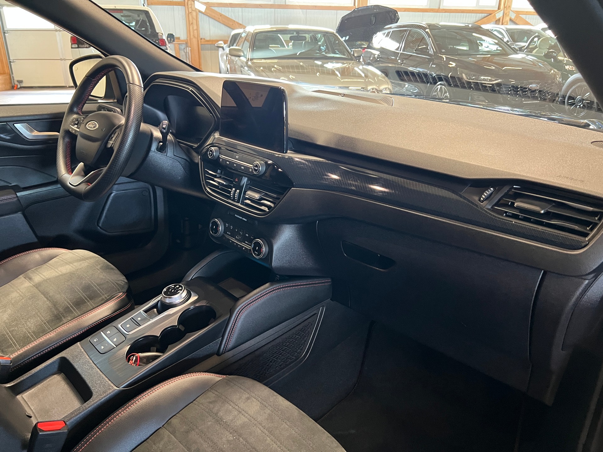FORD Kuga 2.5 FHEV ST-Line X 4WD-image-10