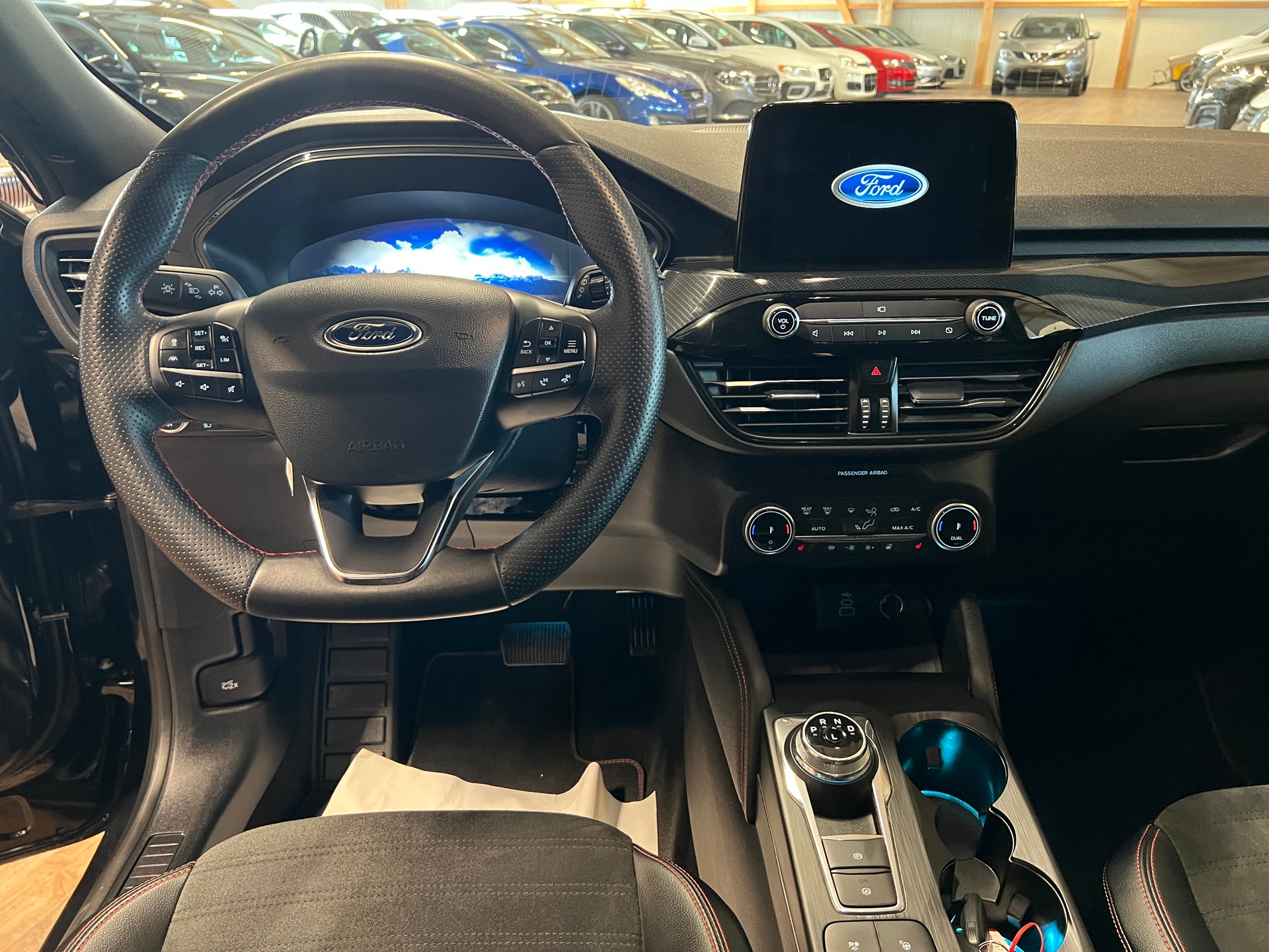 FORD Kuga 2.5 FHEV ST-Line X 4WD-image-8