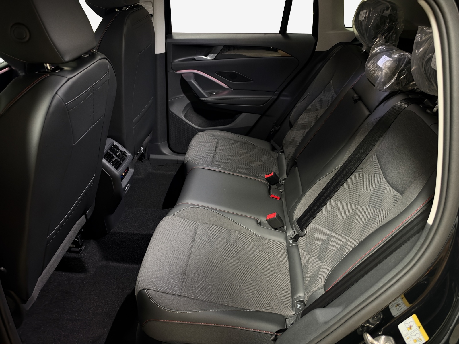 VW Tiguan EDITION 20 UNITED-image-11