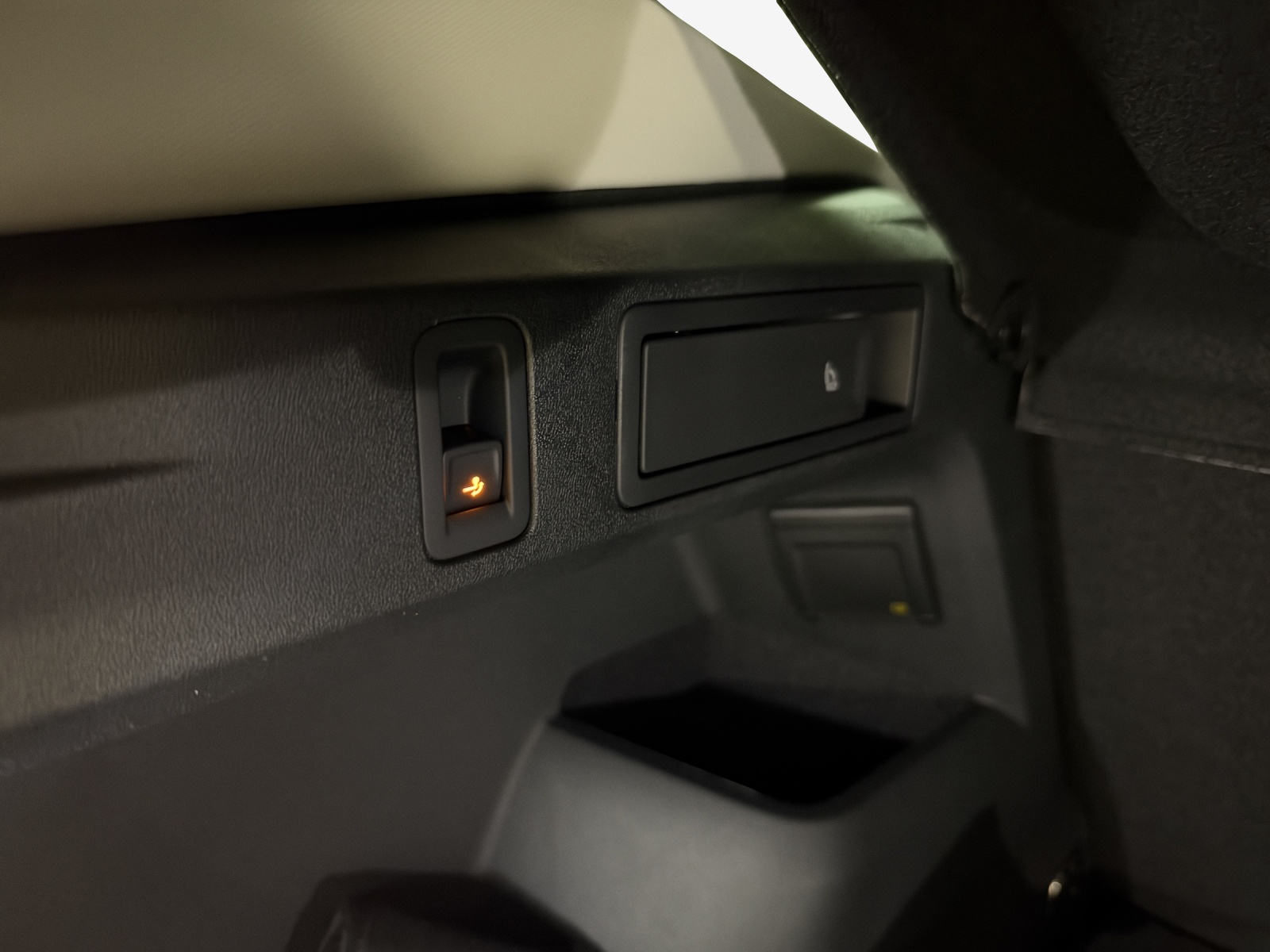 VW Tiguan EDITION 20 UNITED-image-13