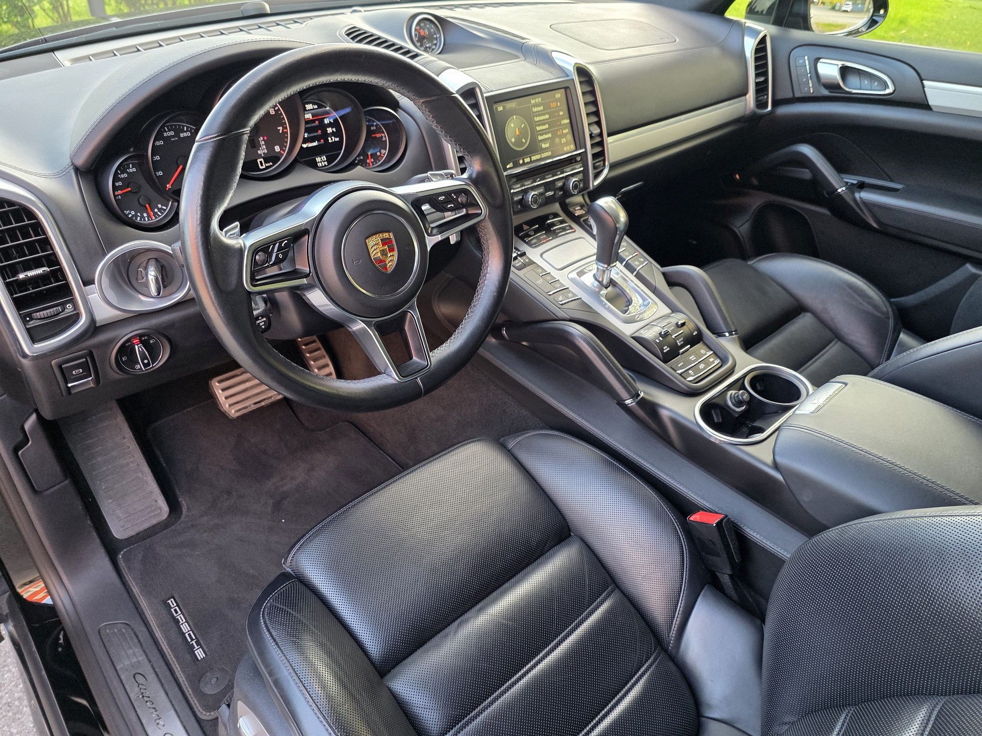 PORSCHE Cayenne GTS-image-11