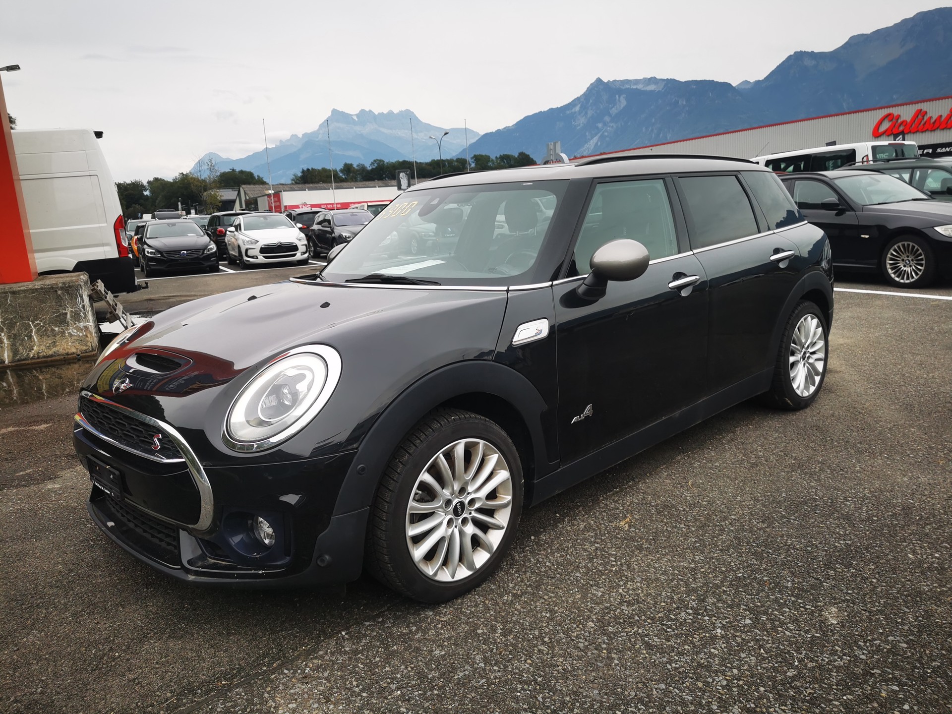 MINI Clubman Cooper S ALL4 John Cooper Works-image-4