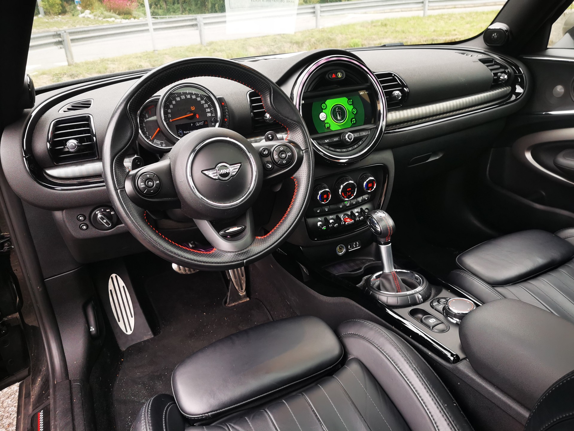 MINI Clubman Cooper S ALL4 John Cooper Works-image-8