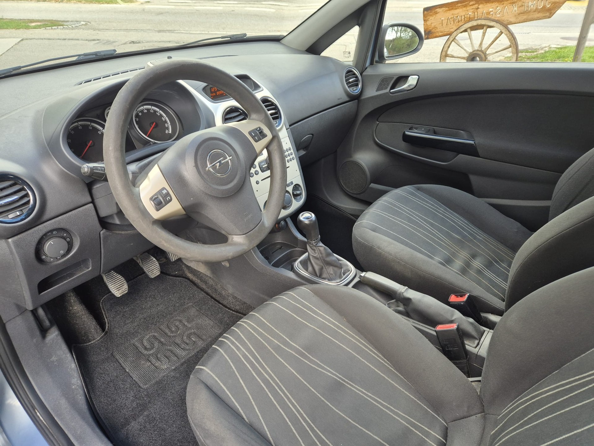 OPEL Corsa 1.2 TP-image-9