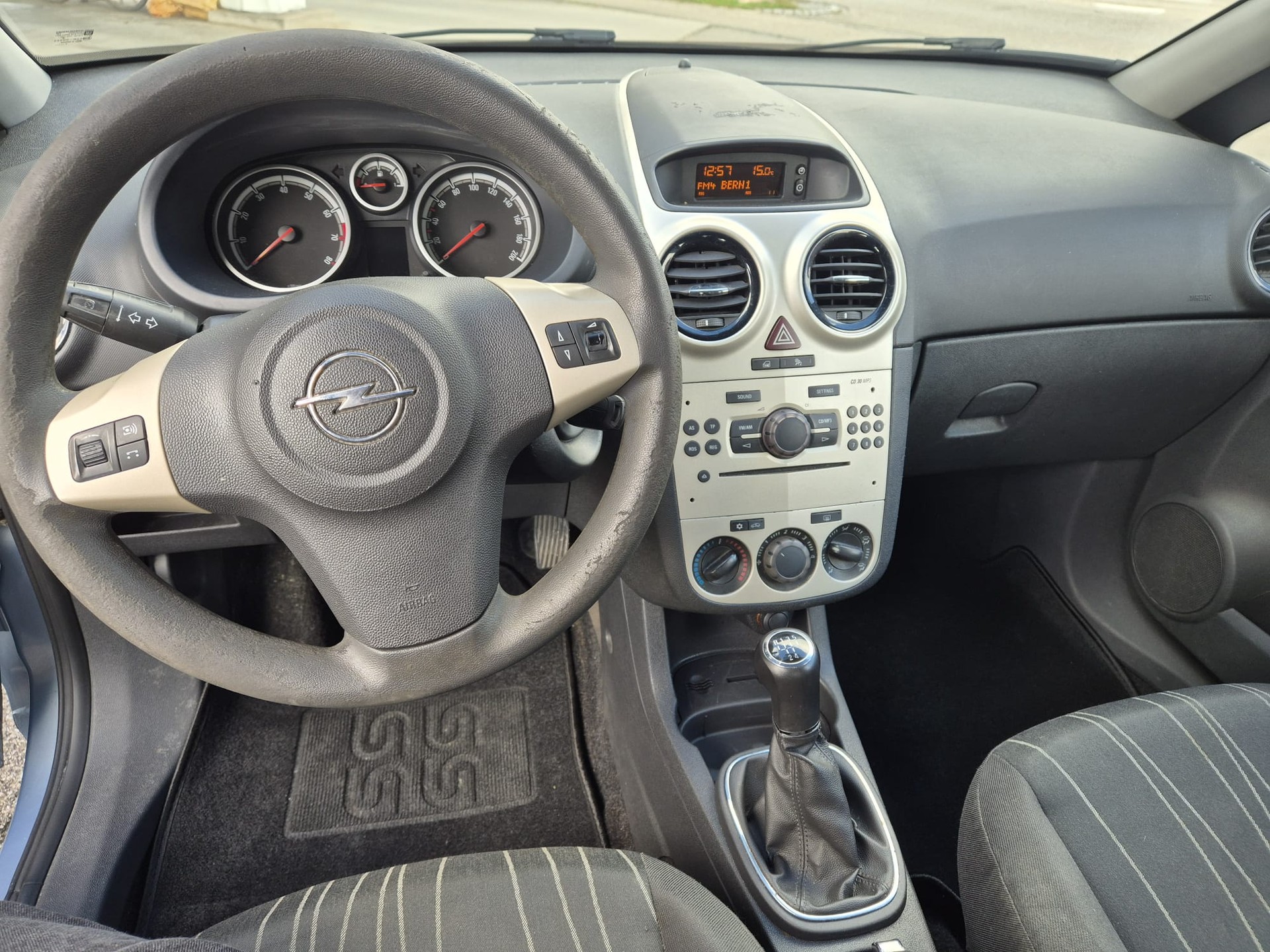 OPEL Corsa 1.2 TP-image-8