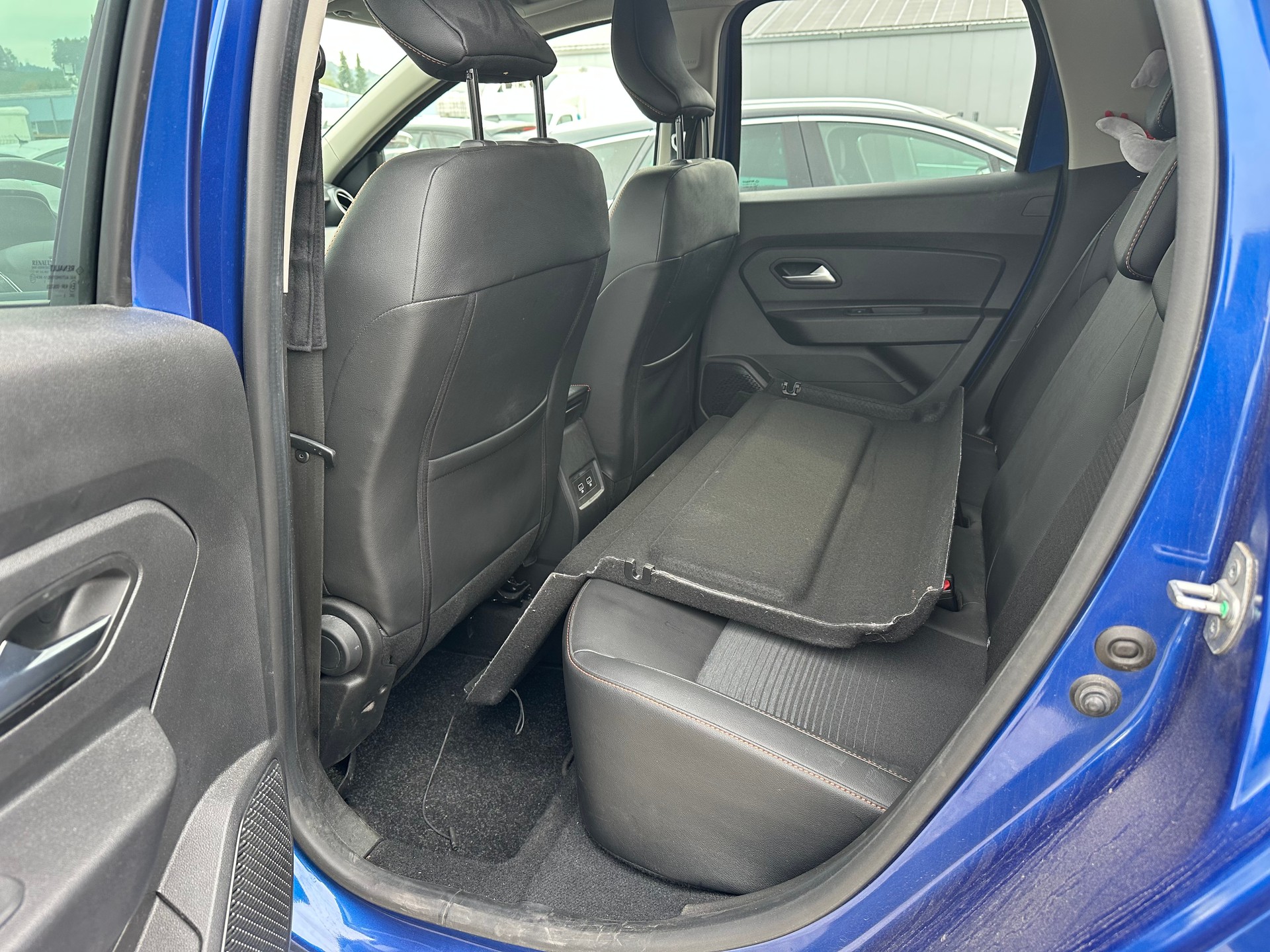 DACIA Duster TCe 150 Extreme EDC 4x2-image-10