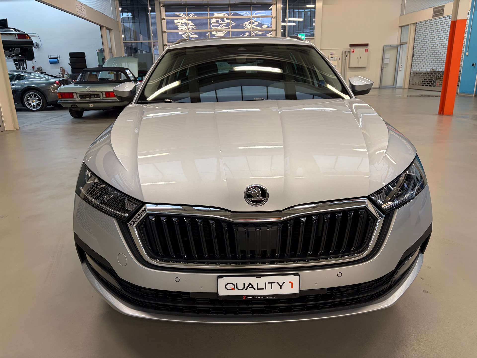 SKODA Octavia Combi 2.0 TDI DSG Ambition-image-7