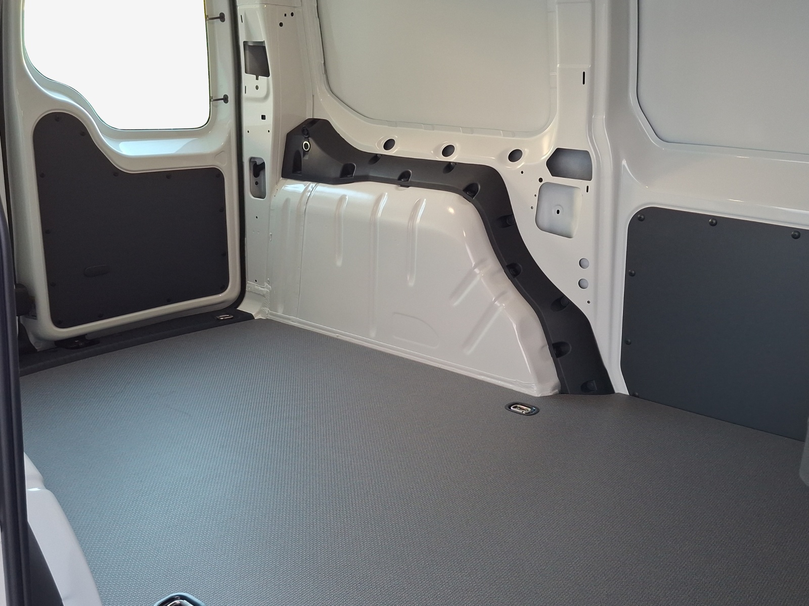 VW Caddy Cargo 1.5TSI Maxi Entry-image-11