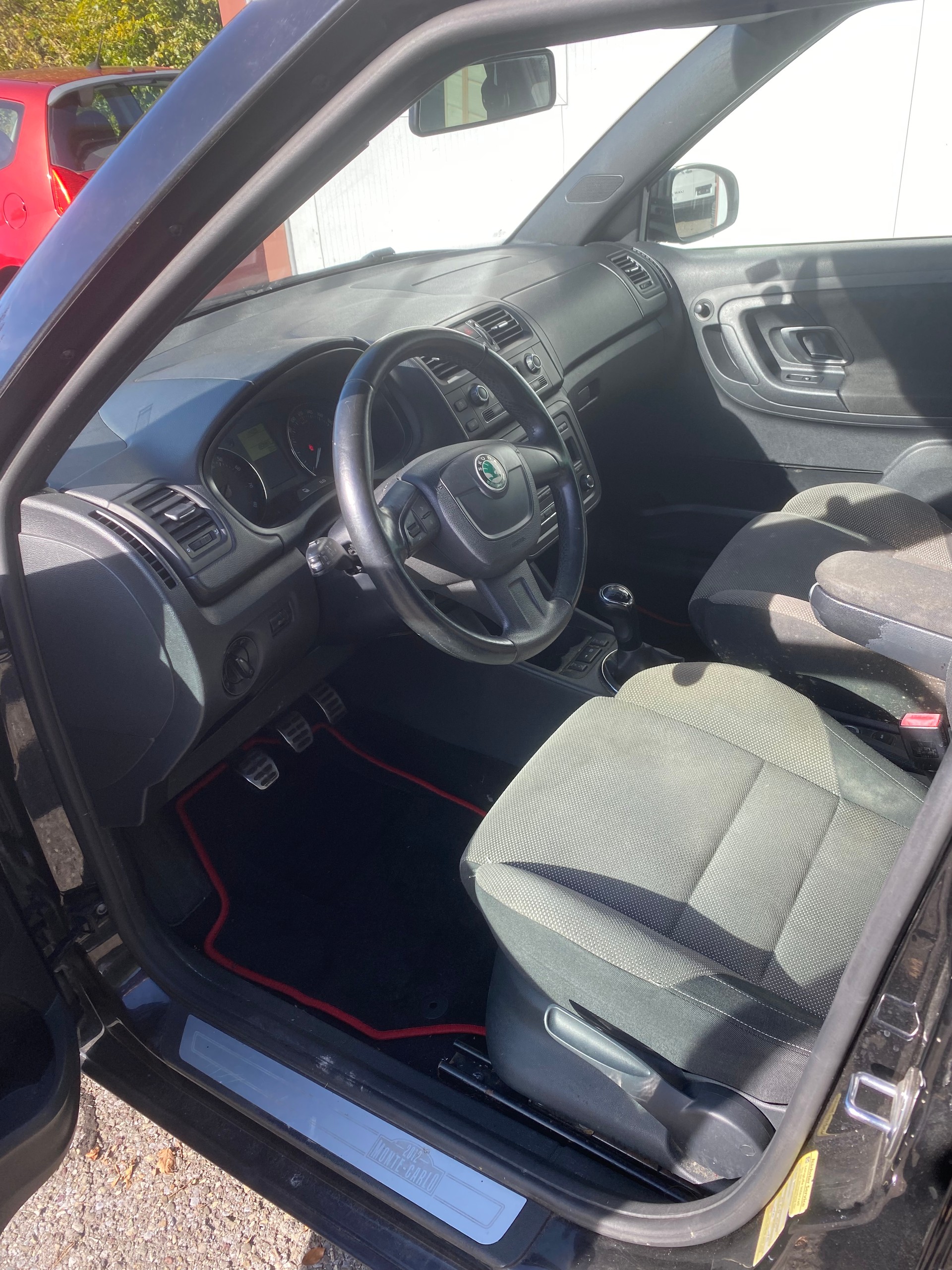 SKODA Fabia 1.2 TSI Monte Carlo-image-3