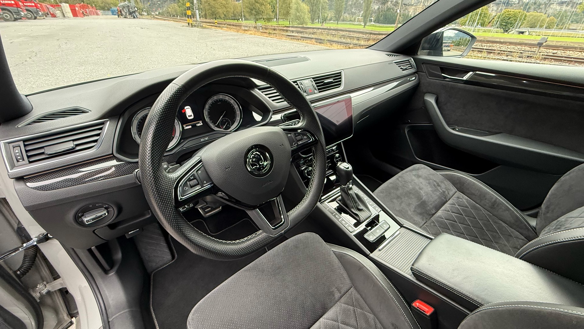 SKODA 2.0 TDI 190 SportLine+ 4x4 DSG-image-4