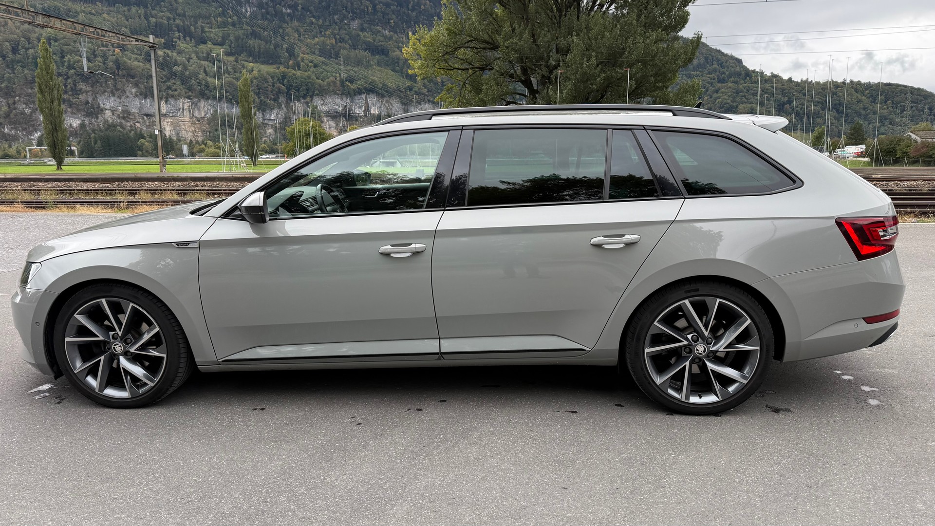 SKODA 2.0 TDI 190 SportLine+ 4x4 DSG-image-3