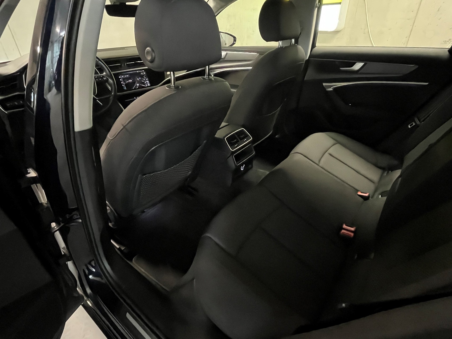 AUDI A6 Avant 45 TFSI Design quattro S-tronic-image-9
