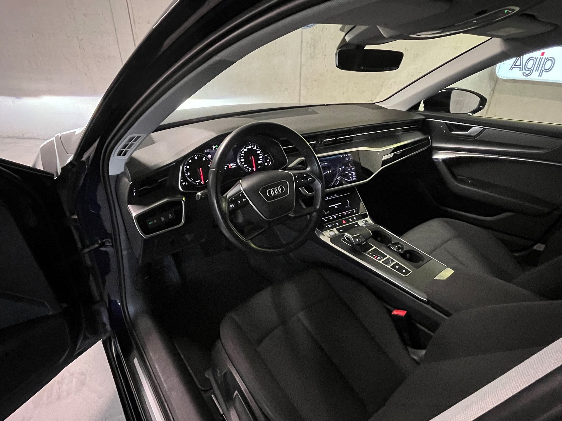 AUDI A6 Avant 45 TFSI Design quattro S-tronic-image-8