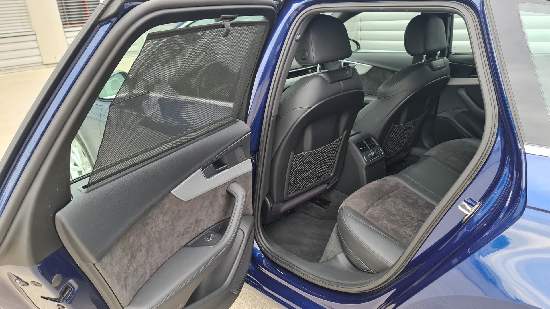AUDI A4 Avant 2.0 TFSI Design quattro S-tronic-image-14