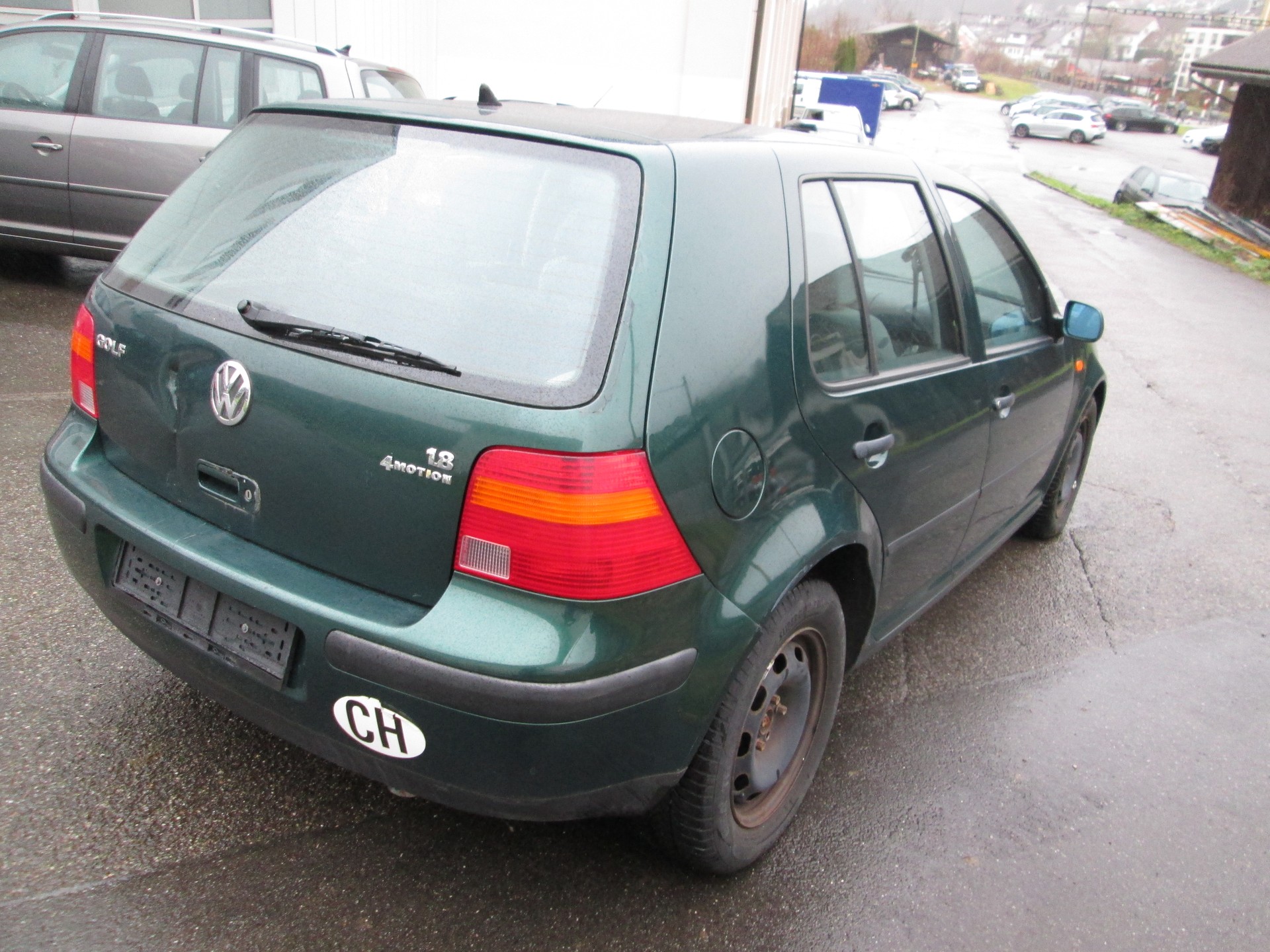VW Golf 1.8 Trendline 4Motion-image-3