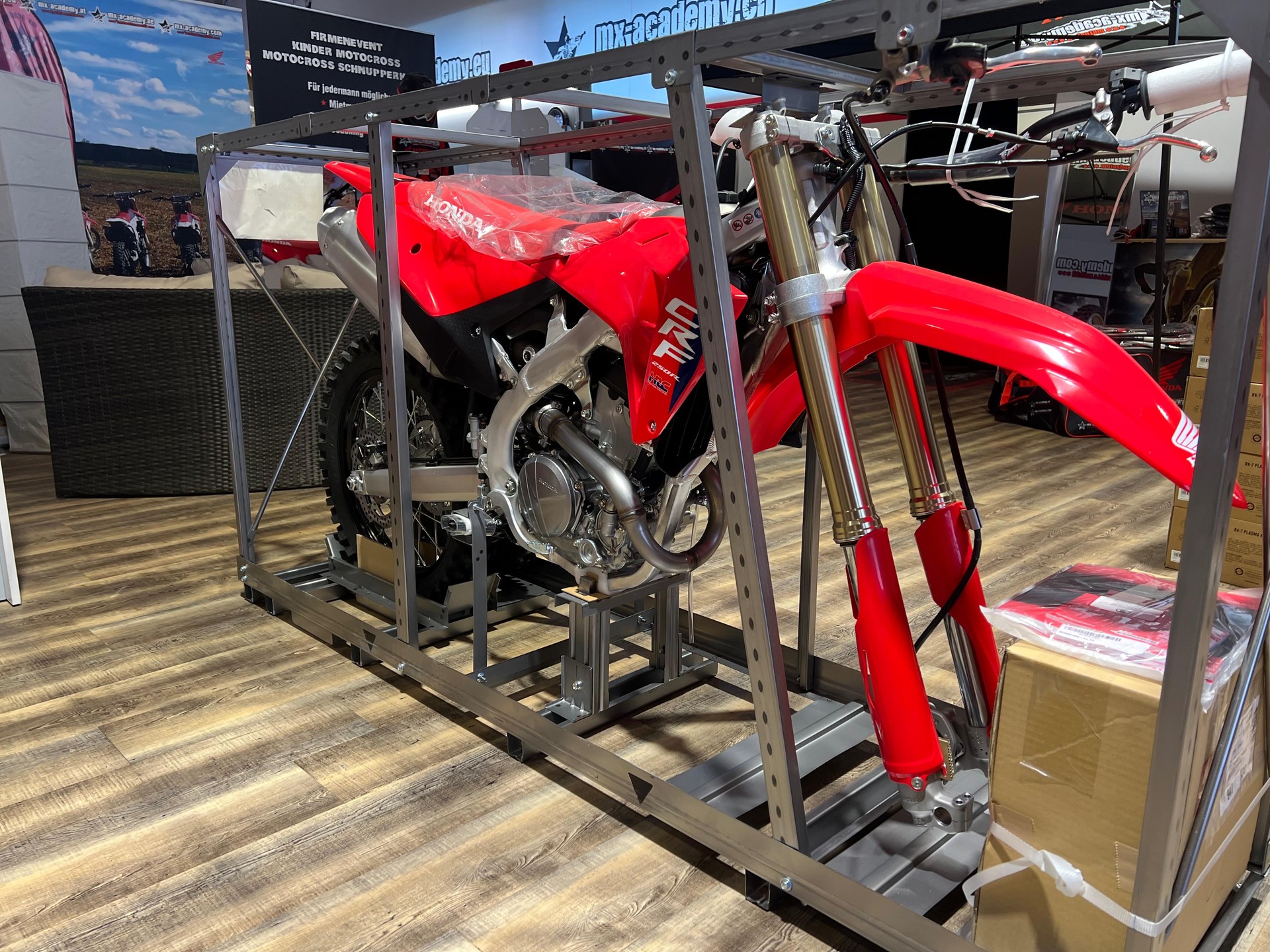 HONDA ** CRF250R ** **2025** Neufahrzeug in Kiste-image-7