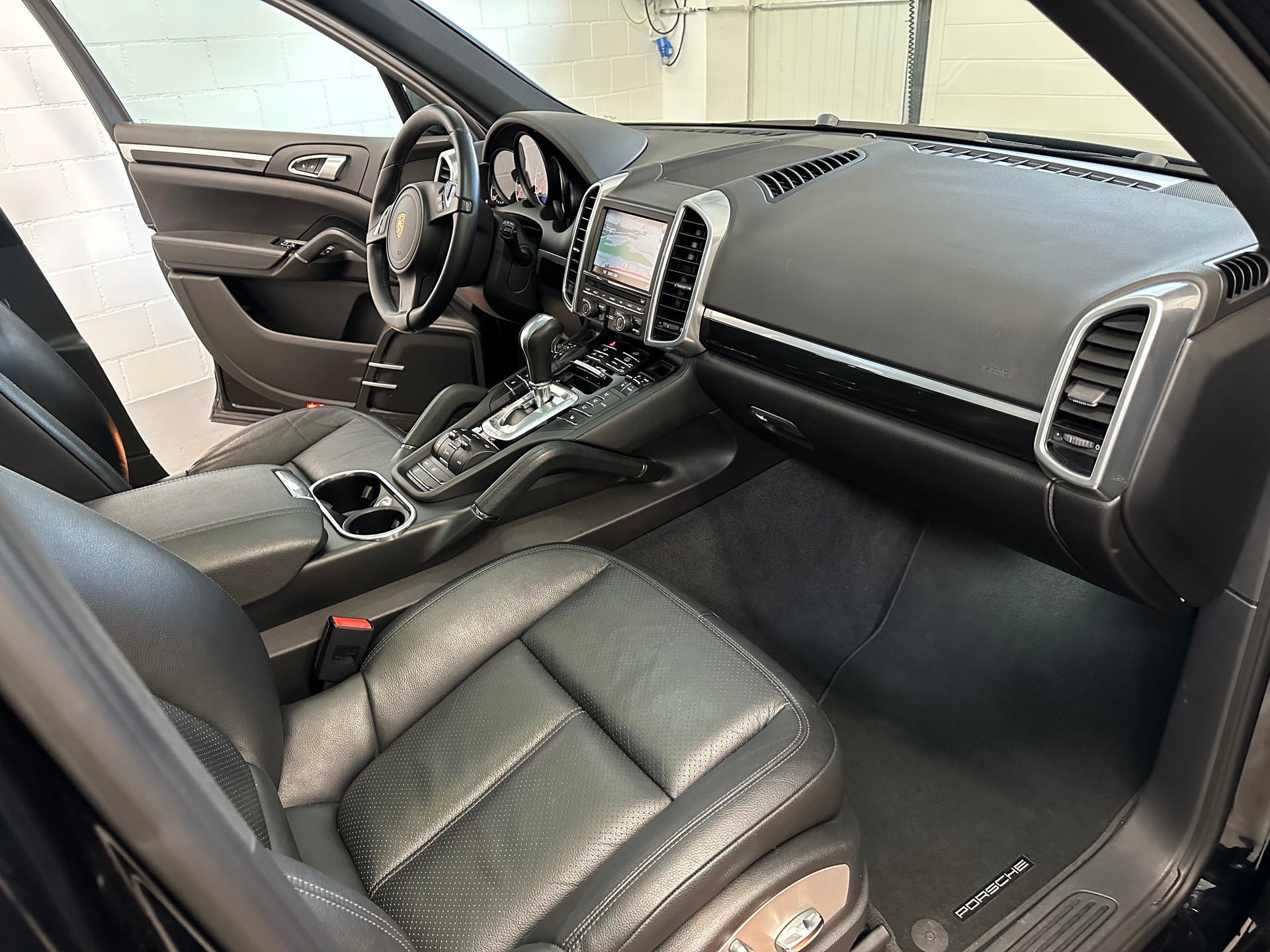 PORSCHE Cayenne Diesel BLACK EDITION-image-12