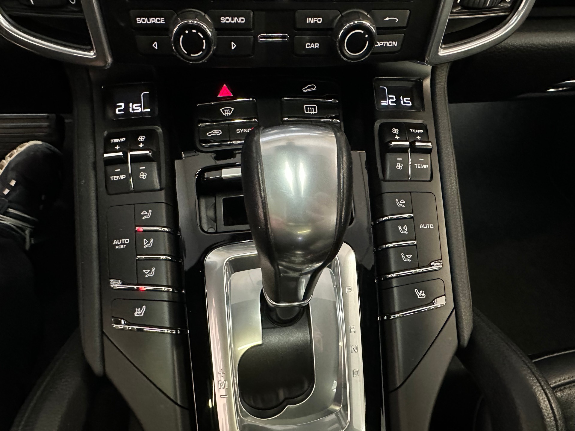 PORSCHE Cayenne Diesel BLACK EDITION-image-7