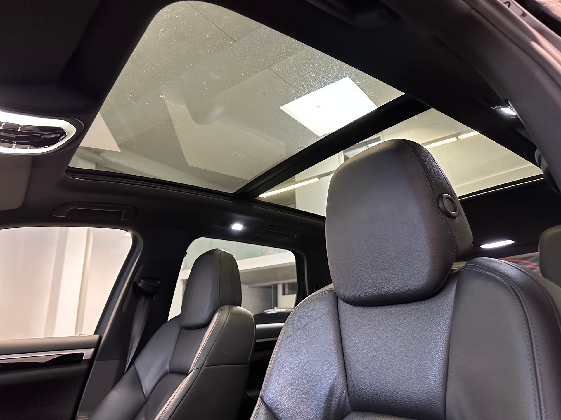 PORSCHE Cayenne Diesel BLACK EDITION-image-10