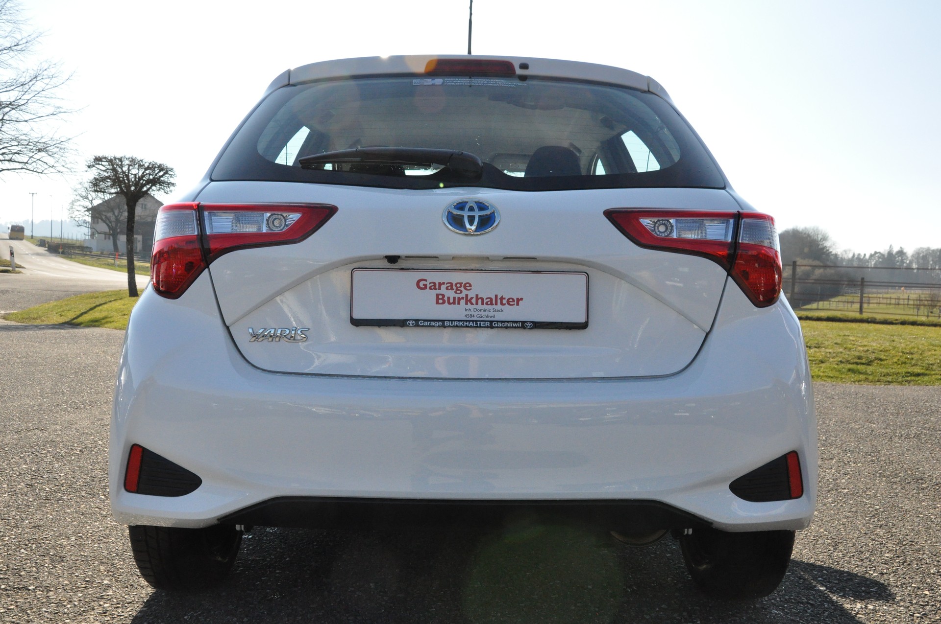TOYOTA Yaris 1.5 VVT-i Hybrid Comfort e-CVT-image-4