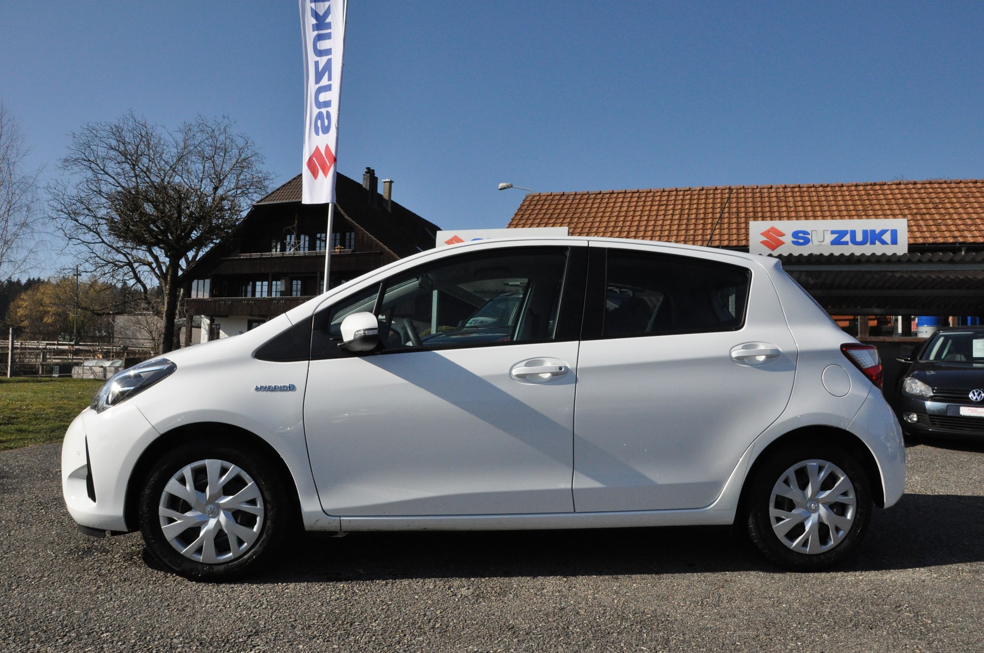 TOYOTA Yaris 1.5 VVT-i Hybrid Comfort e-CVT-showroom-element-2