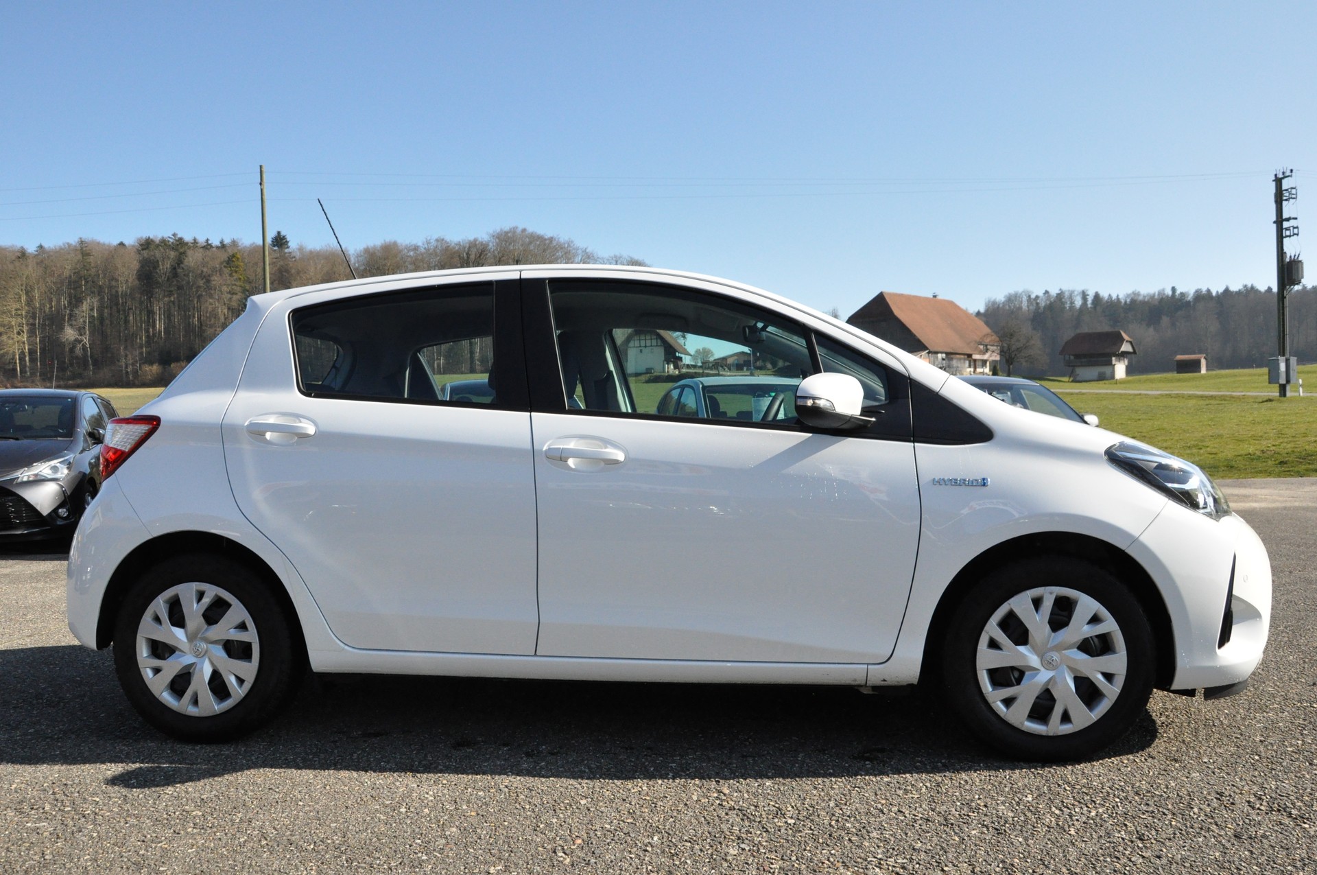TOYOTA Yaris 1.5 VVT-i Hybrid Comfort e-CVT-image-6