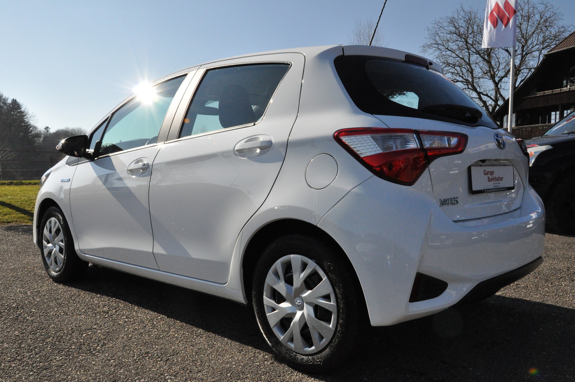 TOYOTA Yaris 1.5 VVT-i Hybrid Comfort e-CVT-showroom-element-3