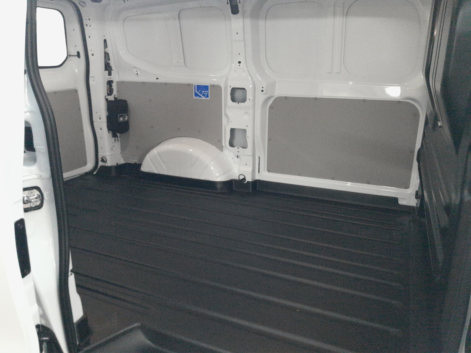 VW e-Transporter 70 kWh-image-11