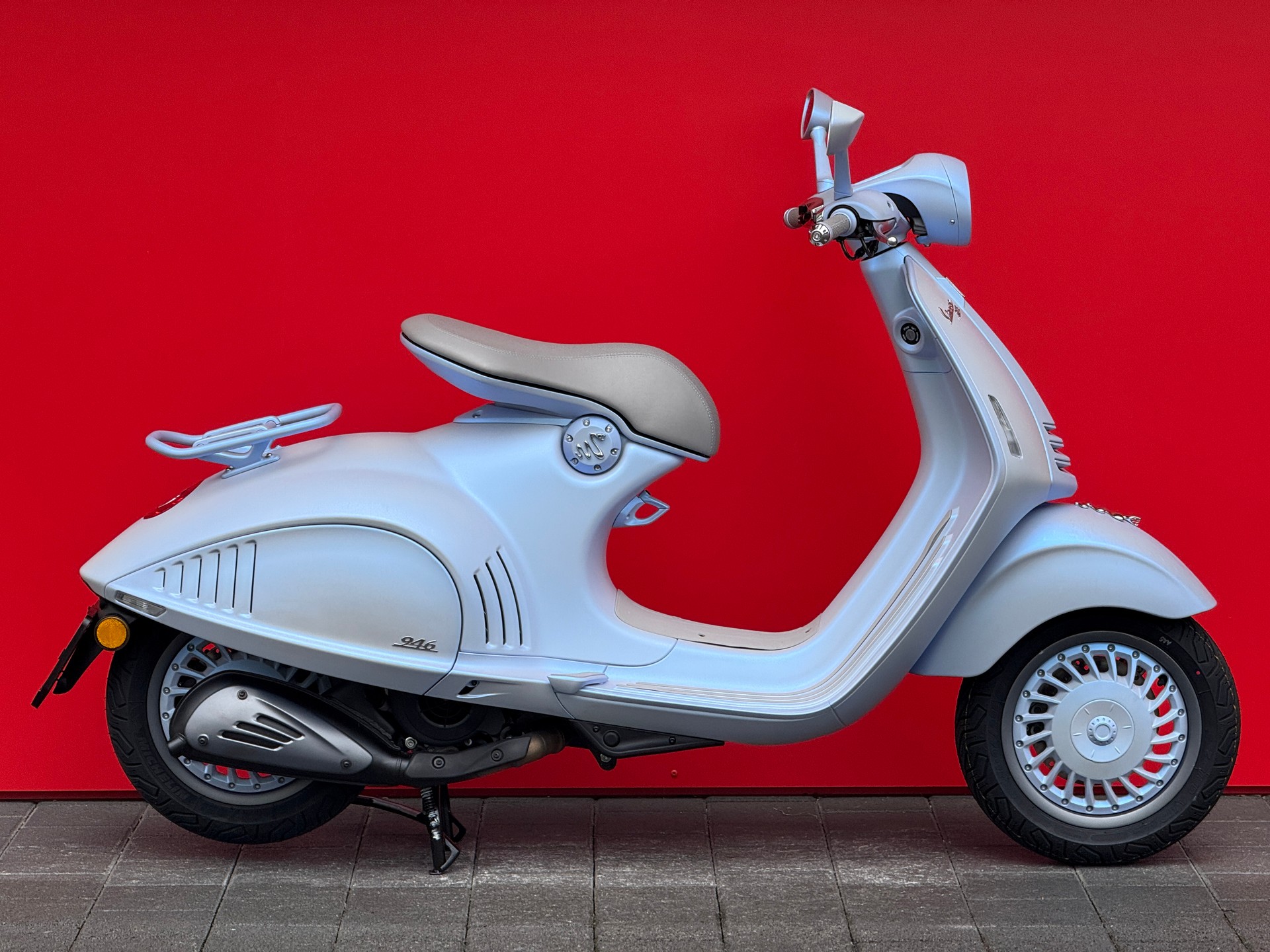 PIAGGIO Vespa 946 Snake