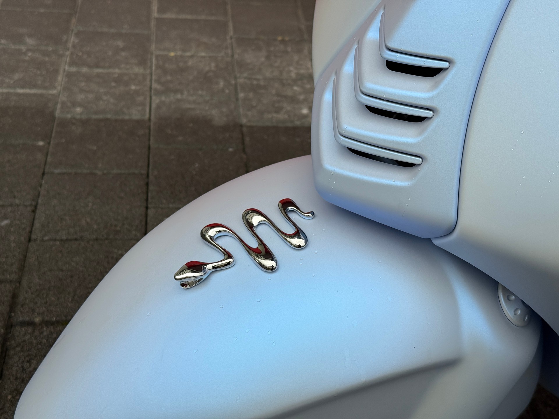 PIAGGIO Vespa 946 Snake-image-5