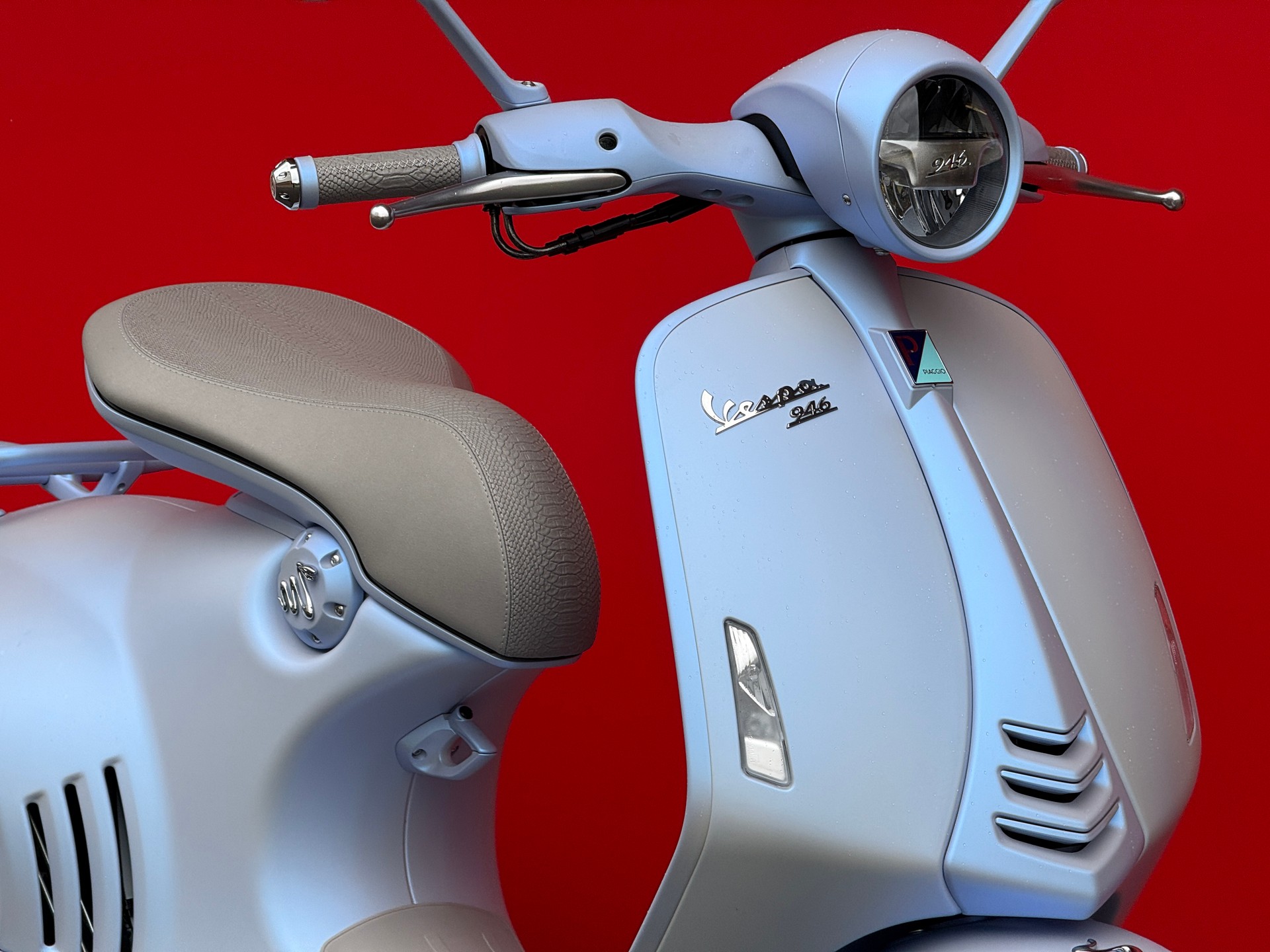PIAGGIO Vespa 946 Snake-image-10