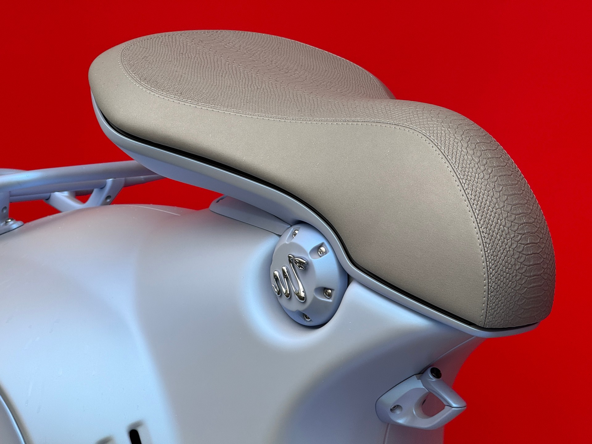 PIAGGIO Vespa 946 Snake-image-9