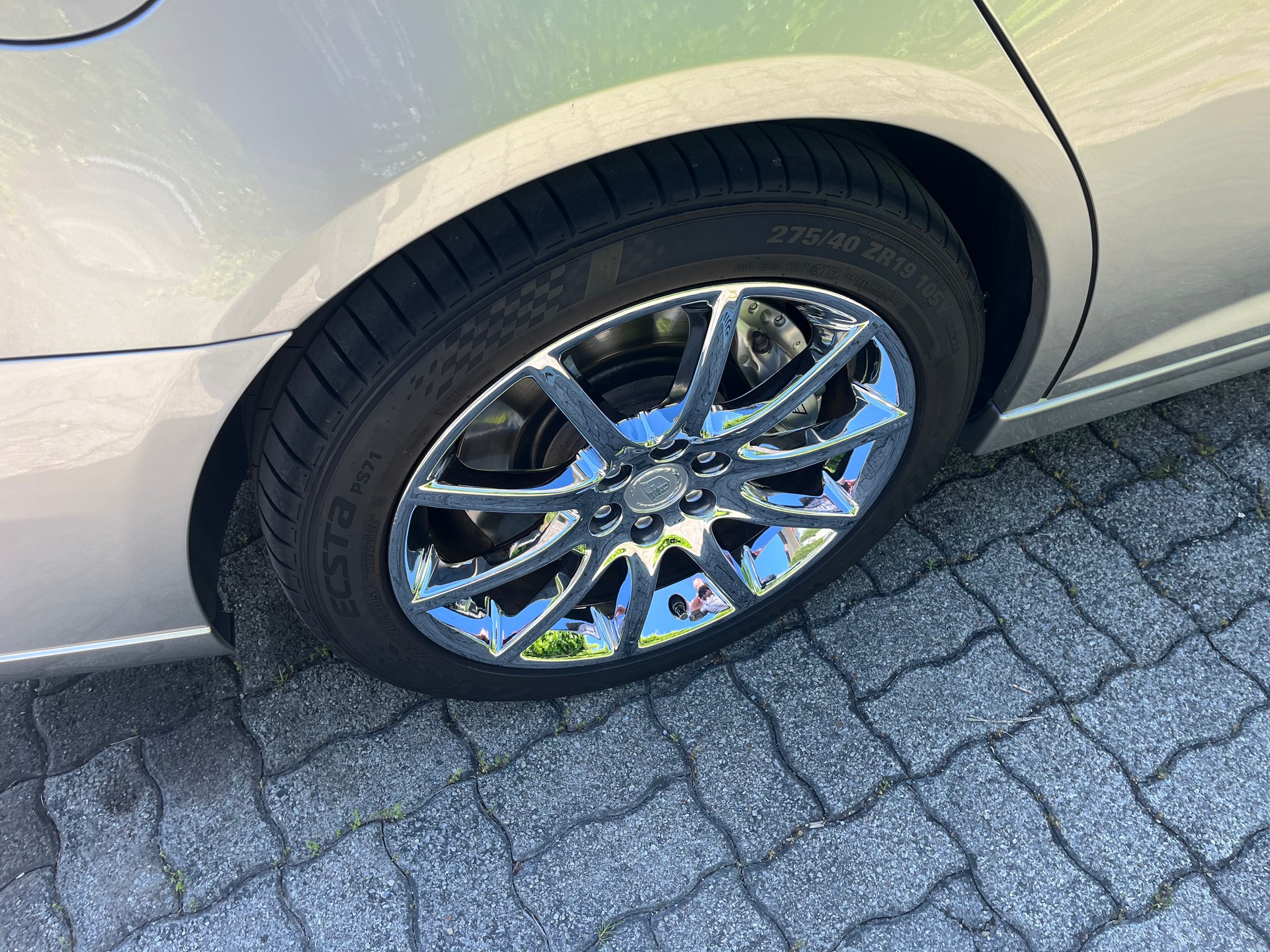 CADILLAC STS - V-image-2