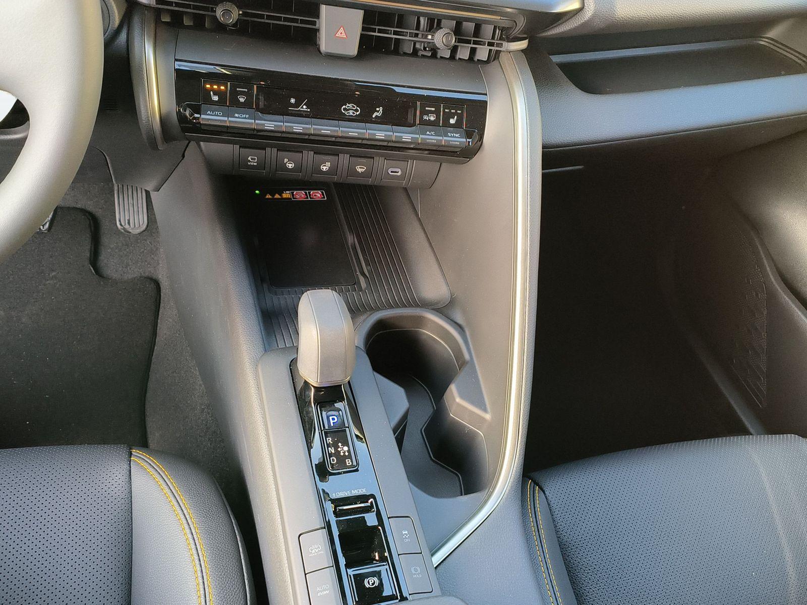 TOYOTA C-HR 2.0 PHEV Style Premiere-image-2