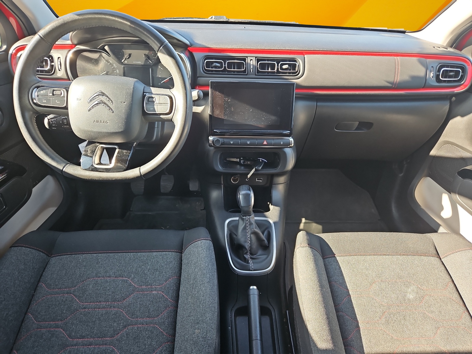 CITROEN C3 1.2i PureTech Shine-image-8