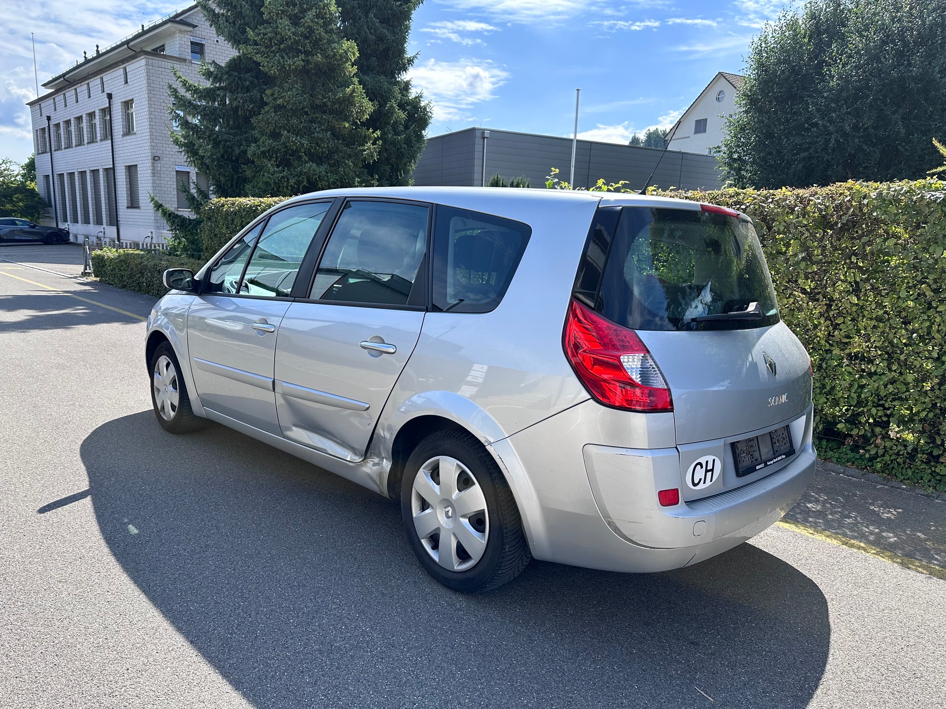 RENAULT MEGANE-image-5
