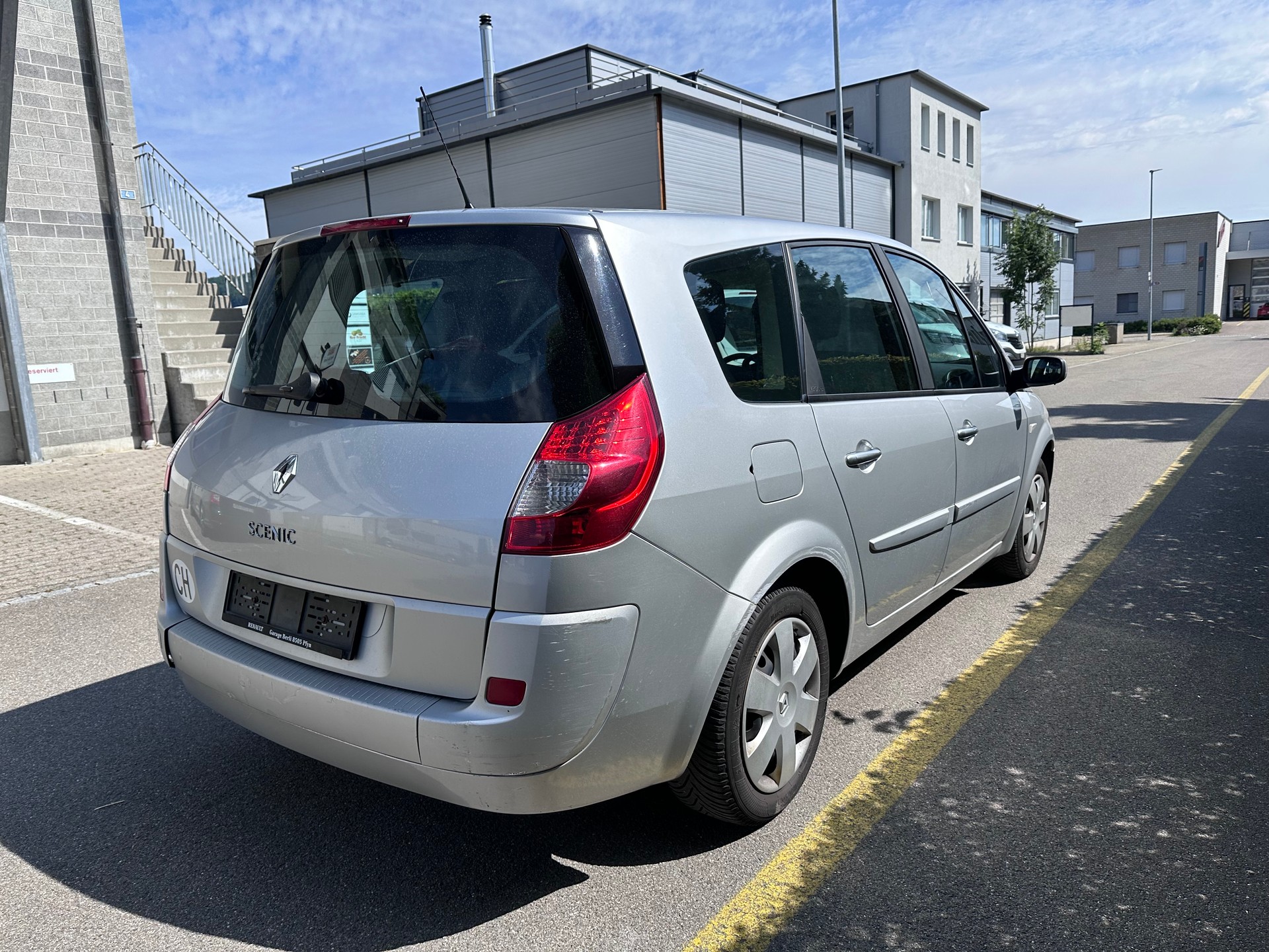 RENAULT MEGANE-image-4