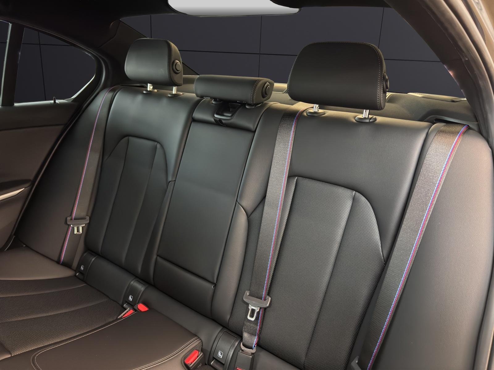 BMW M340d xDrive-image-11